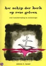 Schip der kerk op roze golven