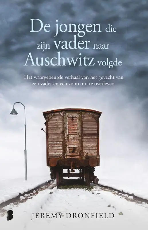 Jongen die zijn vader naar Auschwitz vol